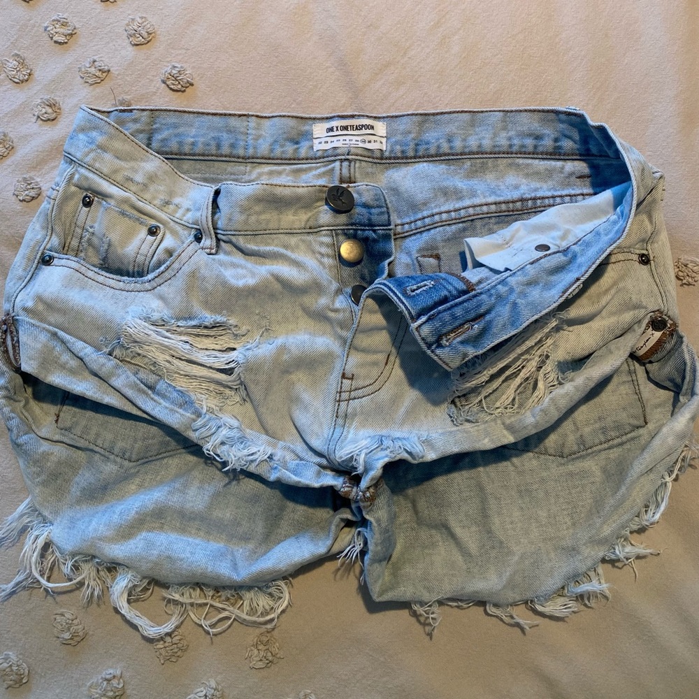 One-teaspoon light washed denim shorts